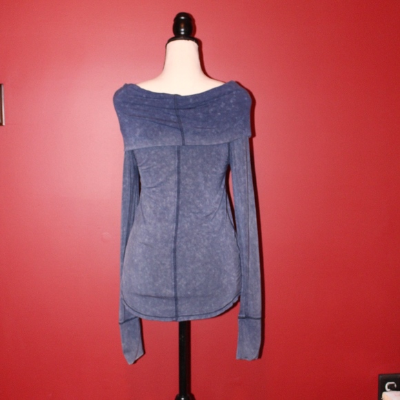 We The Free, over the shoulder shirt XS  B6 - Picture 4 of 7